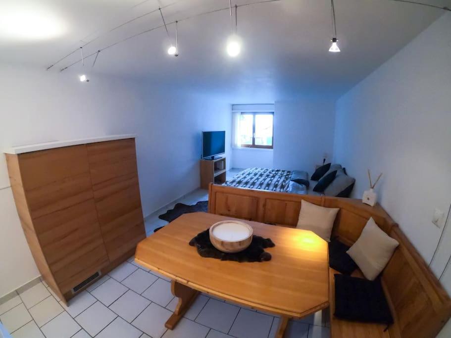 Private Apartment With Parking Spot In The Center Флимс Экстерьер фото