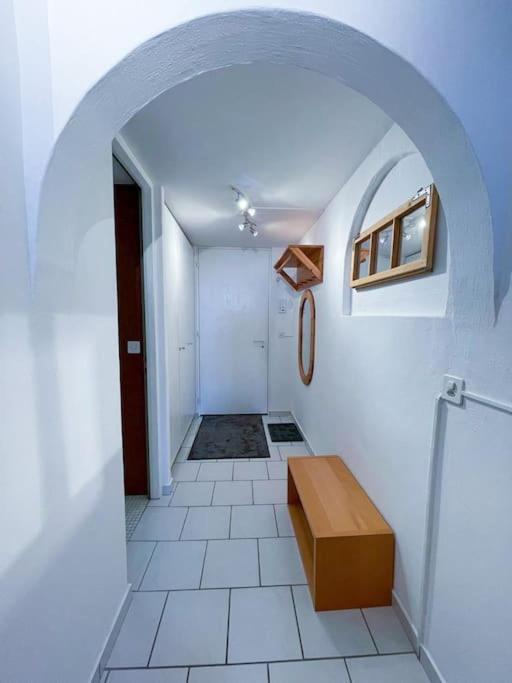 Private Apartment With Parking Spot In The Center Флимс Экстерьер фото